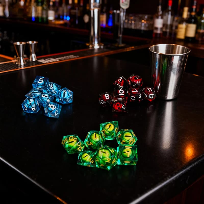 Jeu de dés D & D à noyau liquide DND