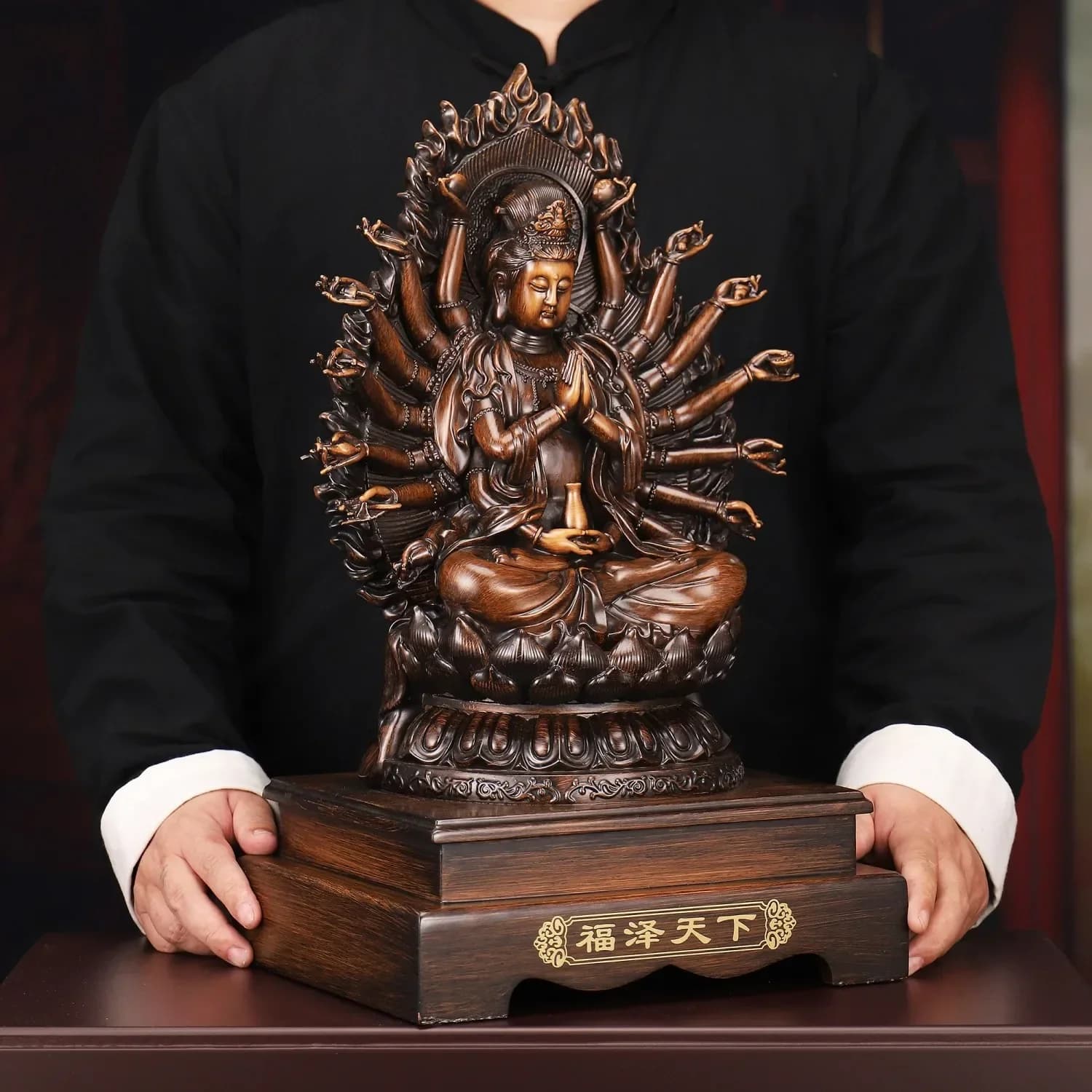 Déesse de la miséricorde Bodhisattva ornements attirer la richesse mille mains