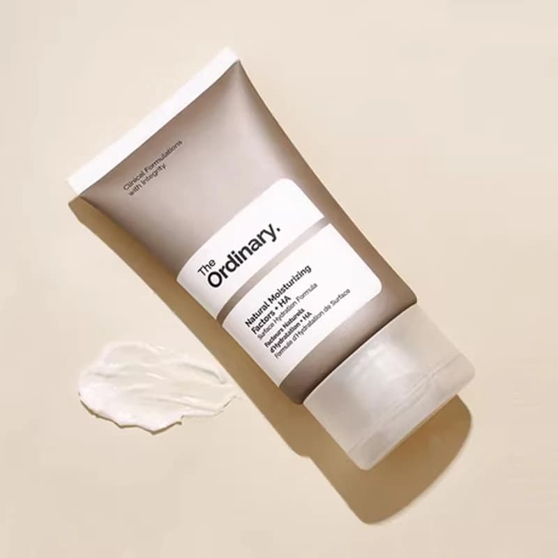 Facteurs hydratants naturels + Acide hyaluronique Crème hydratante quotidienne avec acides aminés et lipides dermiques pour une peau protégée et régénérée