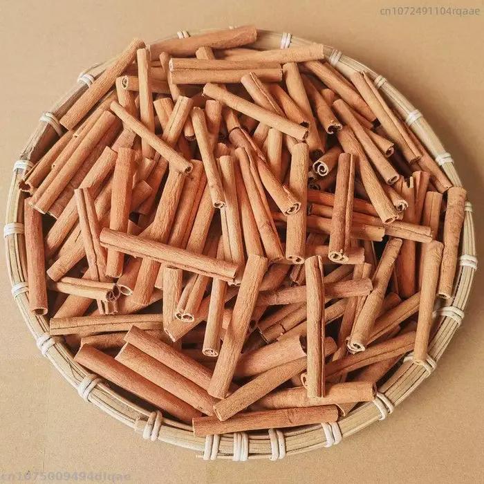 Bâtonnets de cannelle séchés de qualité supérieure