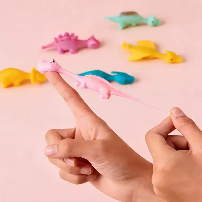 Dinosaures collants à lancer au doigt, cadeaux amusants de Pâques, souvenirs de fête, remplisseurs d'œufs pour enfants garçons et filles