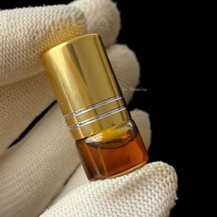 Huile essentielle de bois d'agar de qualité supérieure