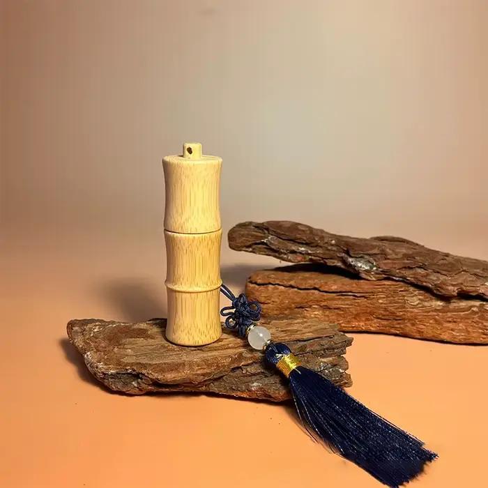Bouteille à rouler en bambou écologique avec glands