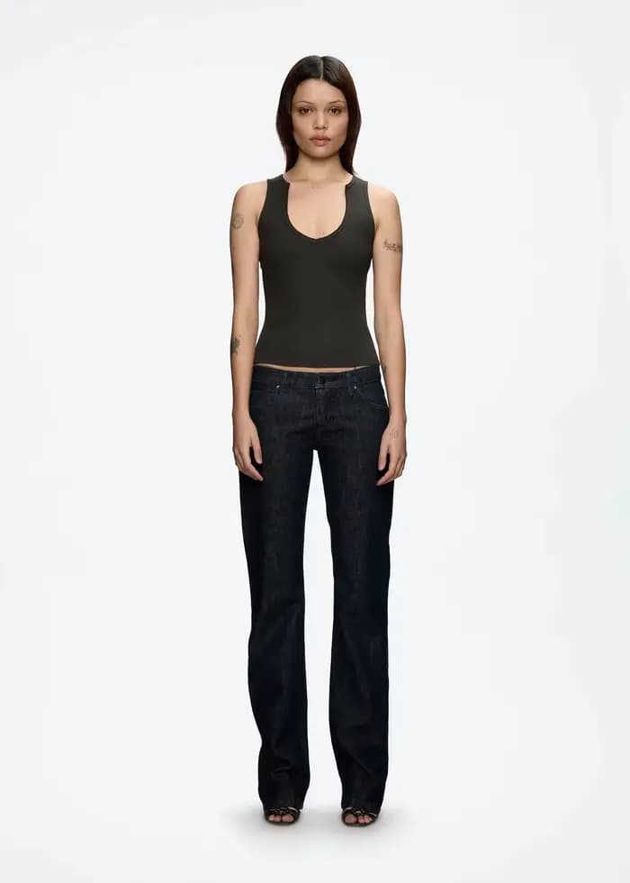 Débardeur couleur originale taille basse jean jambe droite coupe ajustée pantalon long sans stretch