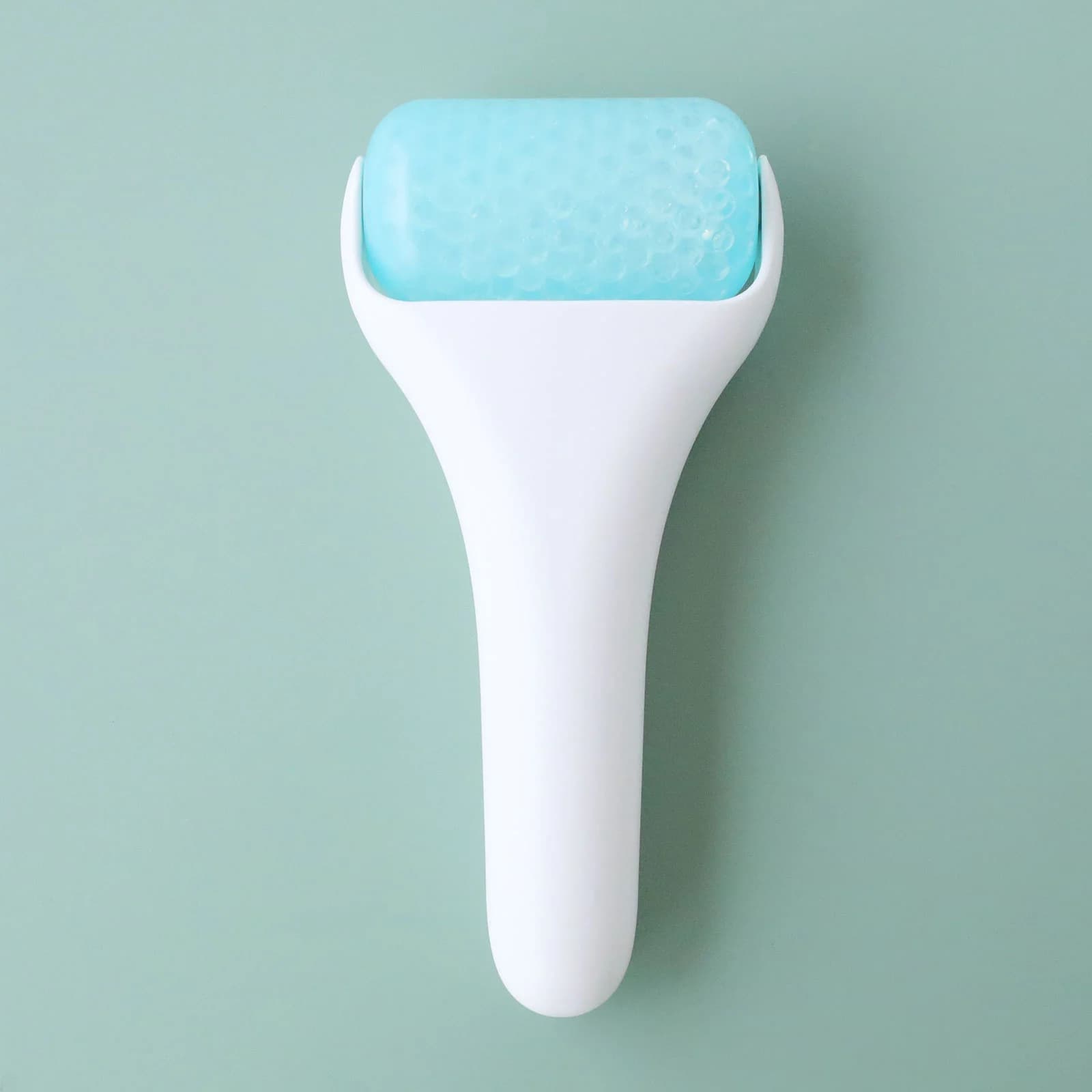 Rouleau de massage facial et oculaire rafraîchissant pour réduire les gonflements, resserrer les por