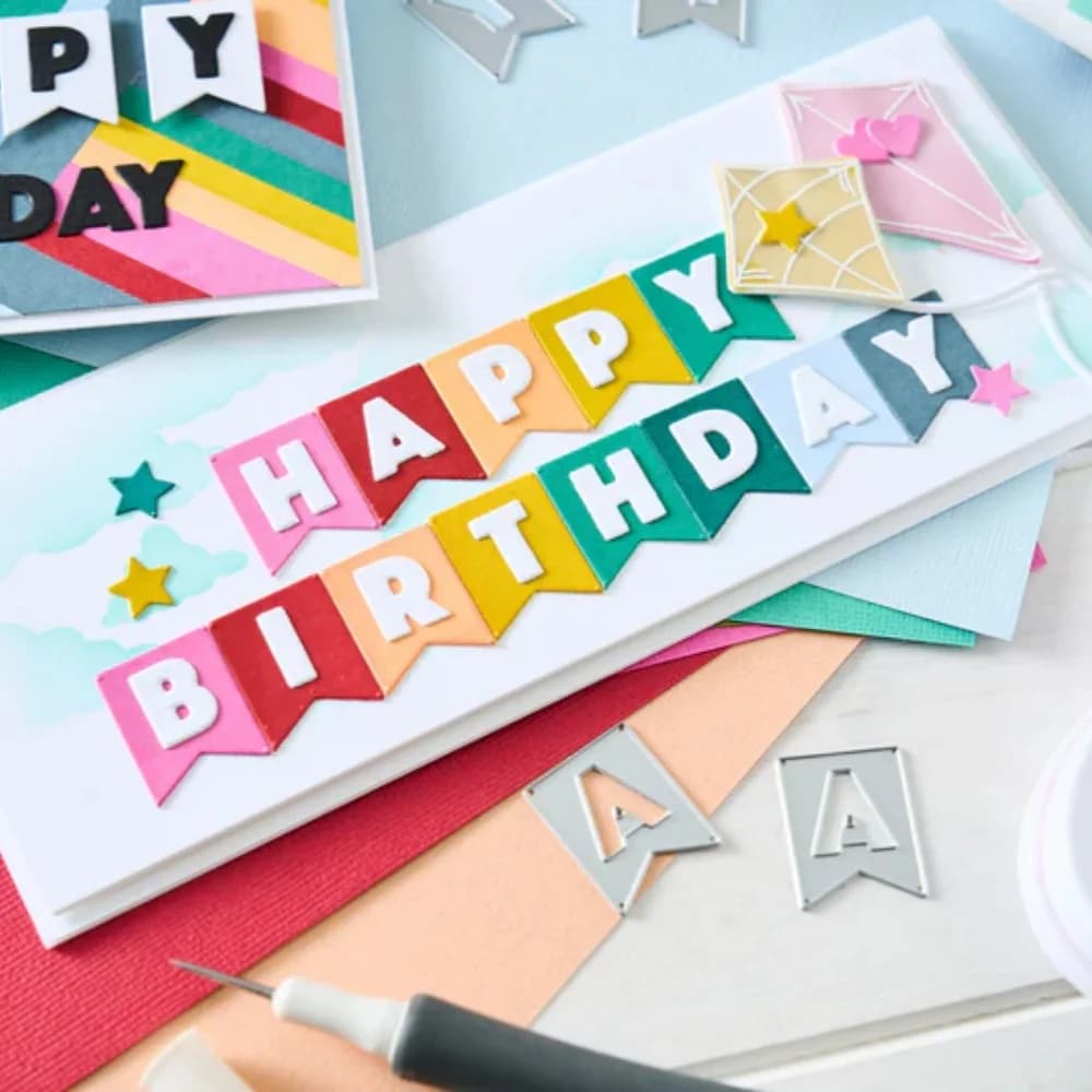 Matrices de découpe en métal pour drapeaux de lettres joyeux anniversaire