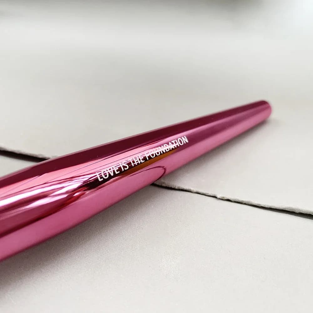 Love Beauty – pinceau de fond de teint rose en forme de cœur