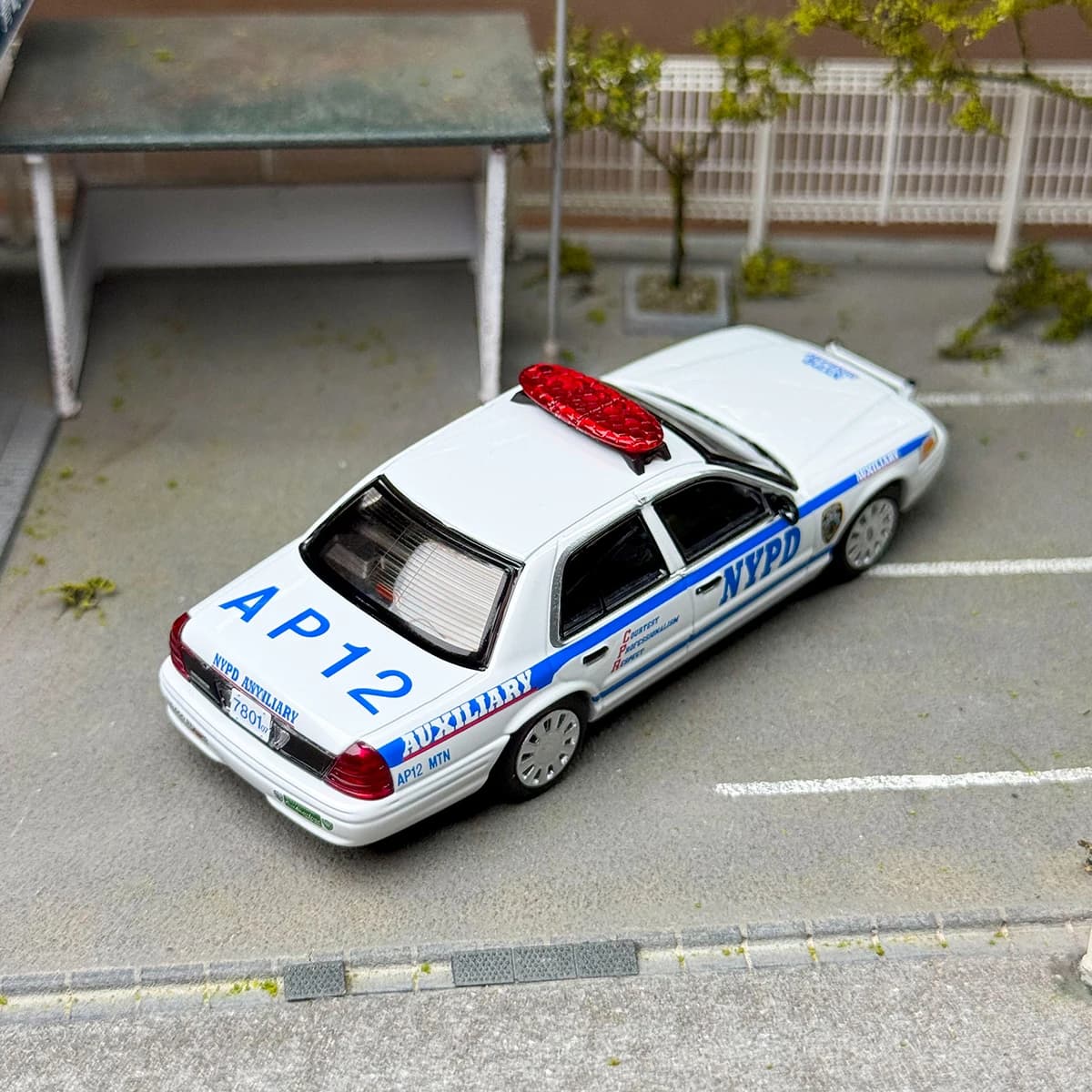 Rollin 1:64 Voiture de police de New York NYPD HWY et AUX, modèle de voiture miniature en métal