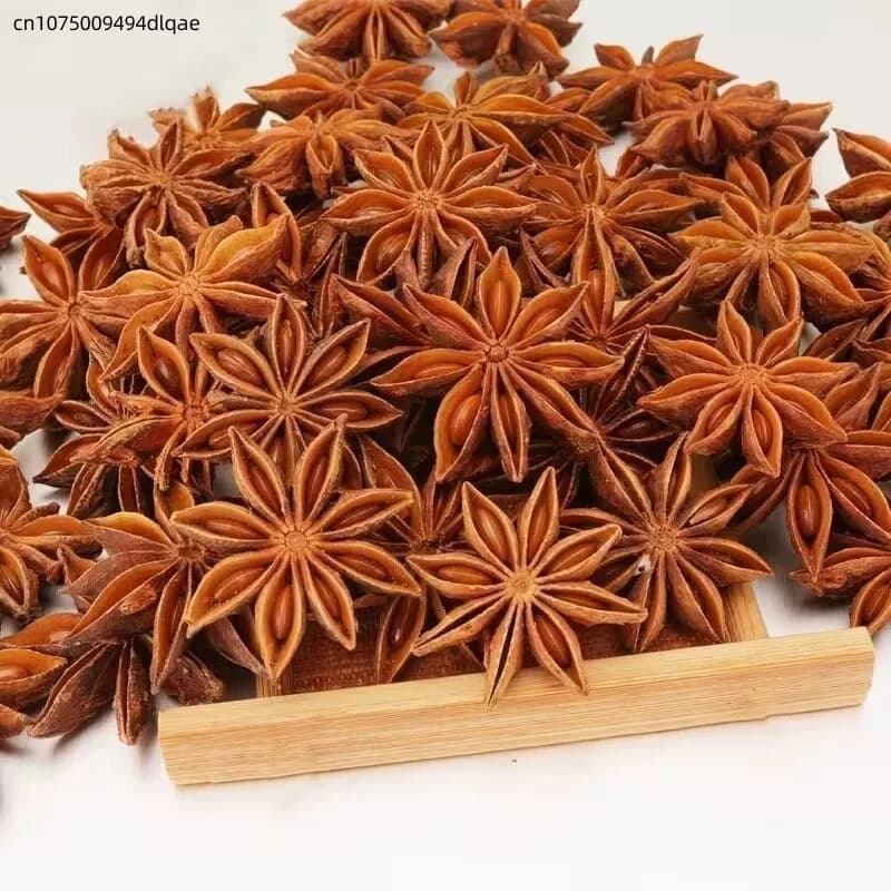 Épices naturelles pures de haute qualité : bâtonnets d'anis étoilé et de cannelle pour l'aromathérapie, les loisirs créatifs et la décoration de la maison et des mariages