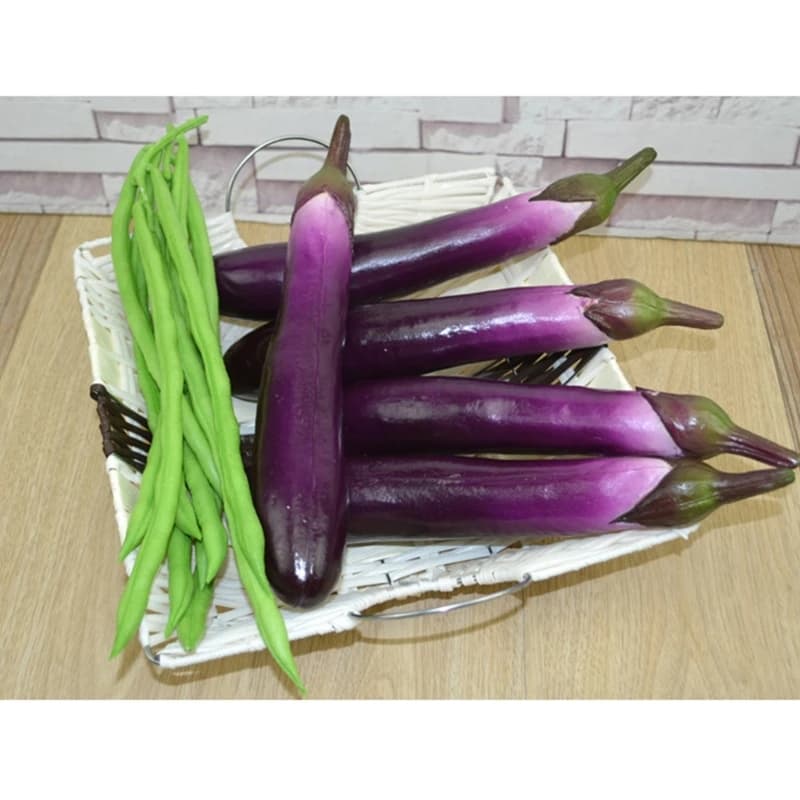 Aubergines en mousse pour photographie