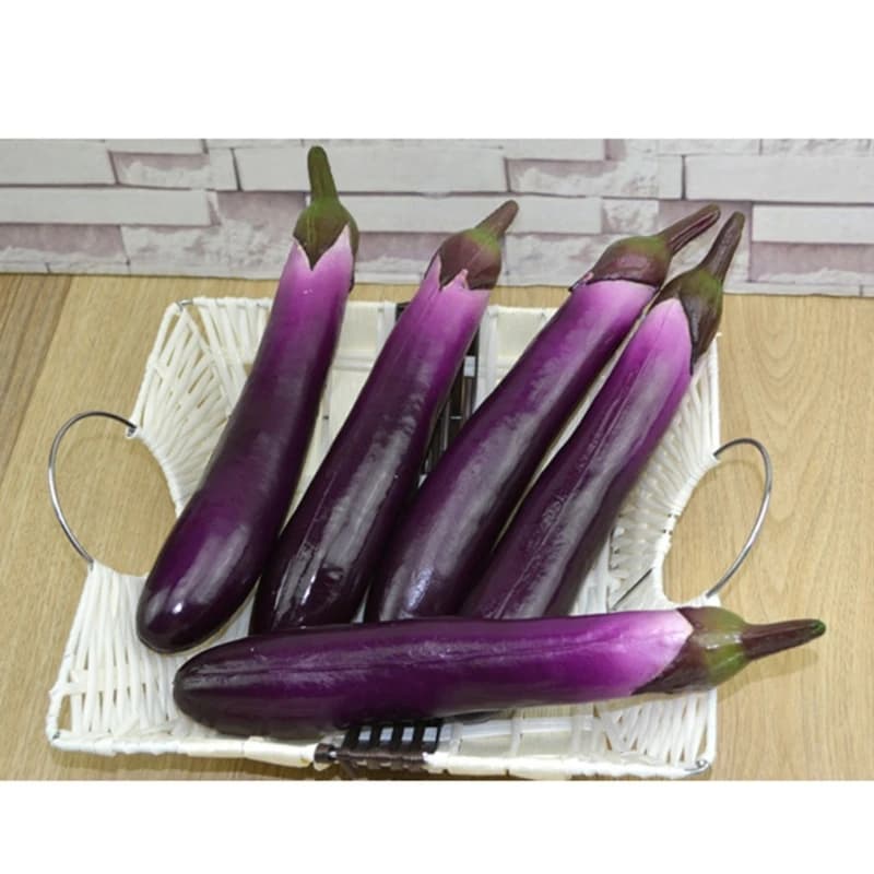Aubergines en mousse pour photographie