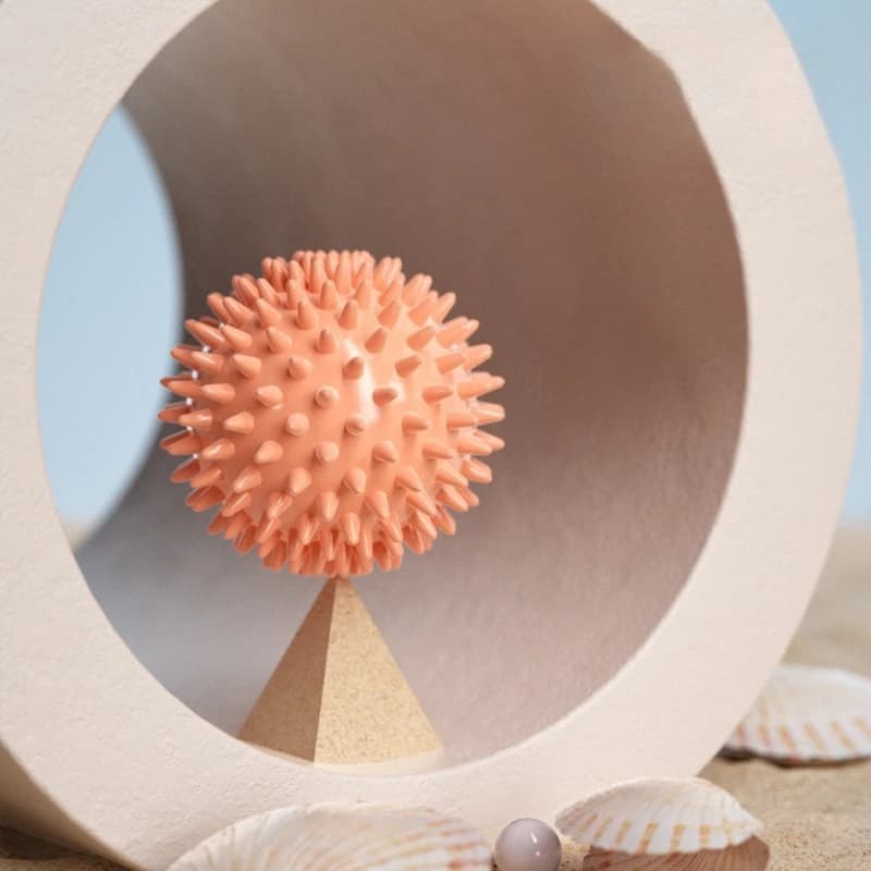 Balle de massage fasciale portable pour la récupération musculaire, le fitness, le yoga, la libération des points de pression, la relaxation myofasciale et le soulagement des douleurs corporelles.