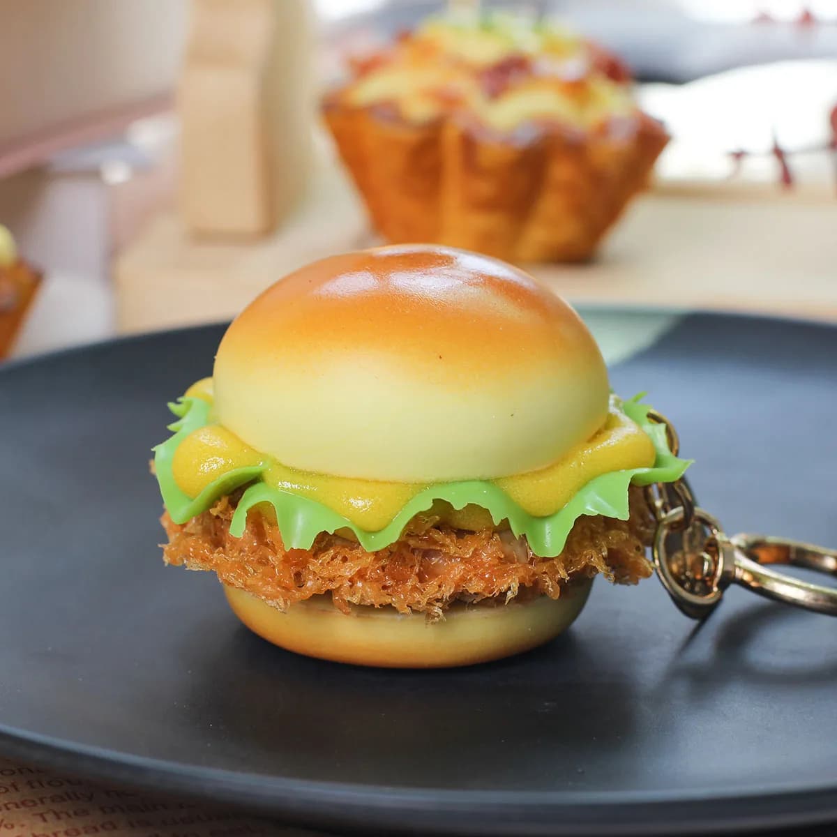 1 Pendentif Cheese Burger, Breloque de sac en forme de tarte aux fromage, jambon et œuf, Décoration à suspendre au voiture