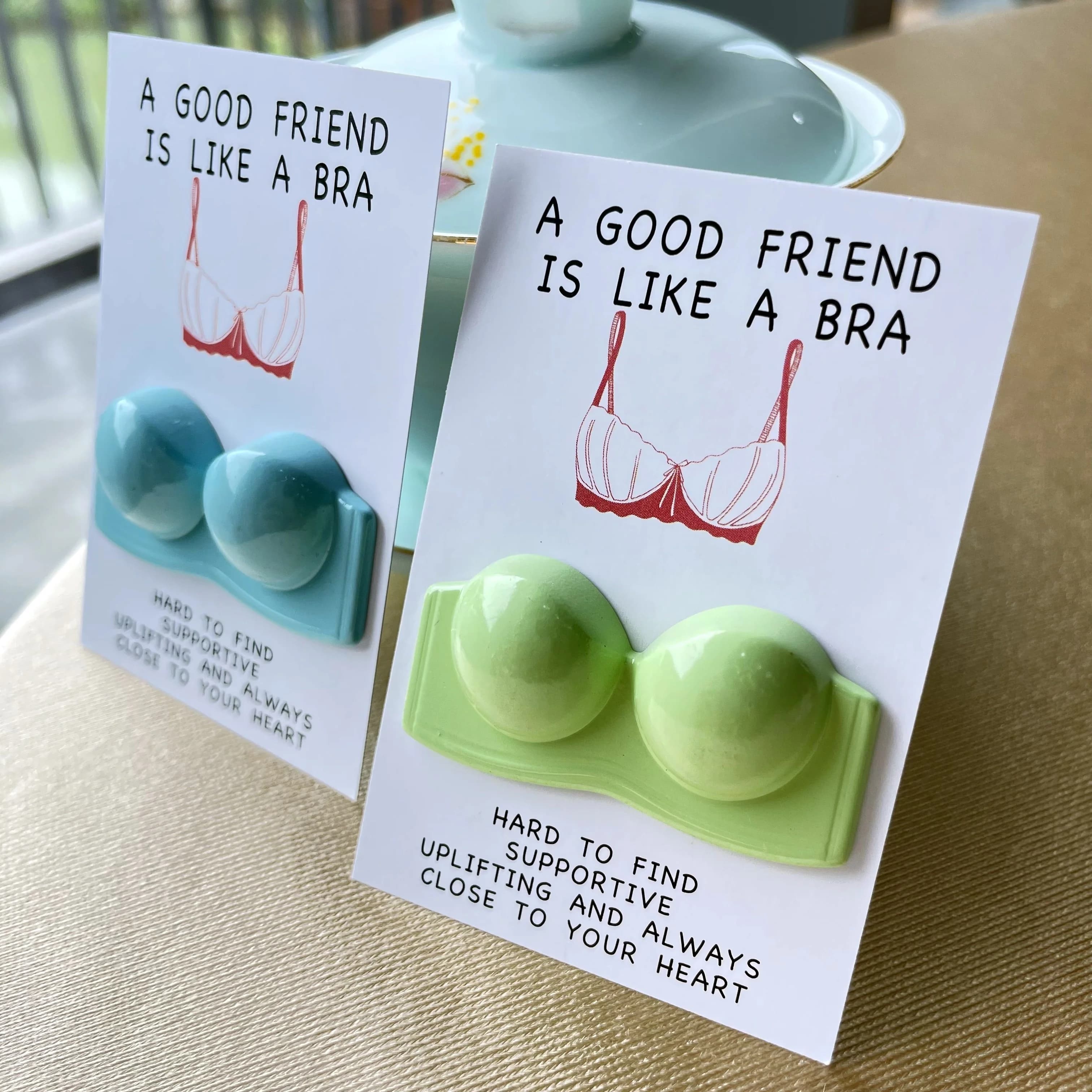 Carte d'encouragement par déclenchement : un bon ami est comme un soutien-gorge – Parfaite pour le Nouvel An, le Carnaval, Thanksgiving, Noël, Halloween