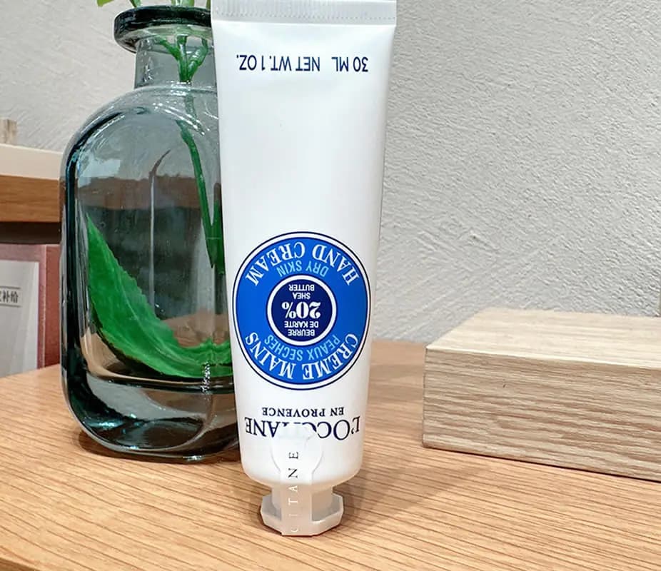 Crème pour les mains au beurre de karité L'Occitan, crème pour les mains à l'amande douce, hydratation intense, réparation nourrissante, peau sèche, hydratation longue durée, douceur