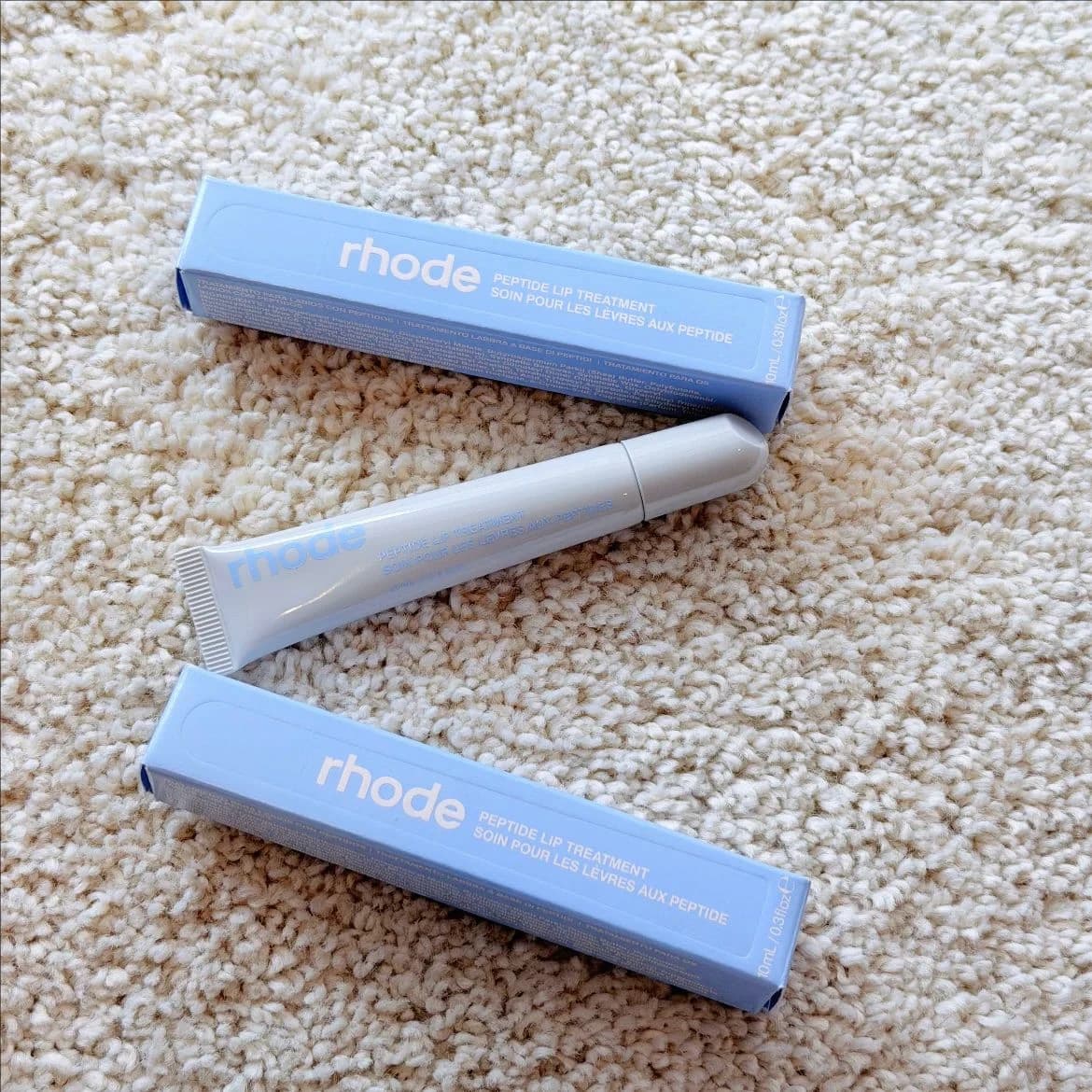 Baume à lèvres RHODE Pretzel Sweet Pea Caramelized Banana, gloss lissant, nourrissant, soin hydratant pour les lèvres, maquillage quotidien pour femmes.