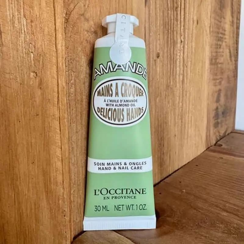 Crème pour les mains au beurre de karité L'Occitan, crème pour les mains à l'amande douce, hydratation intense, réparation nourrissante, peau sèche, hydratation longue durée, douceur