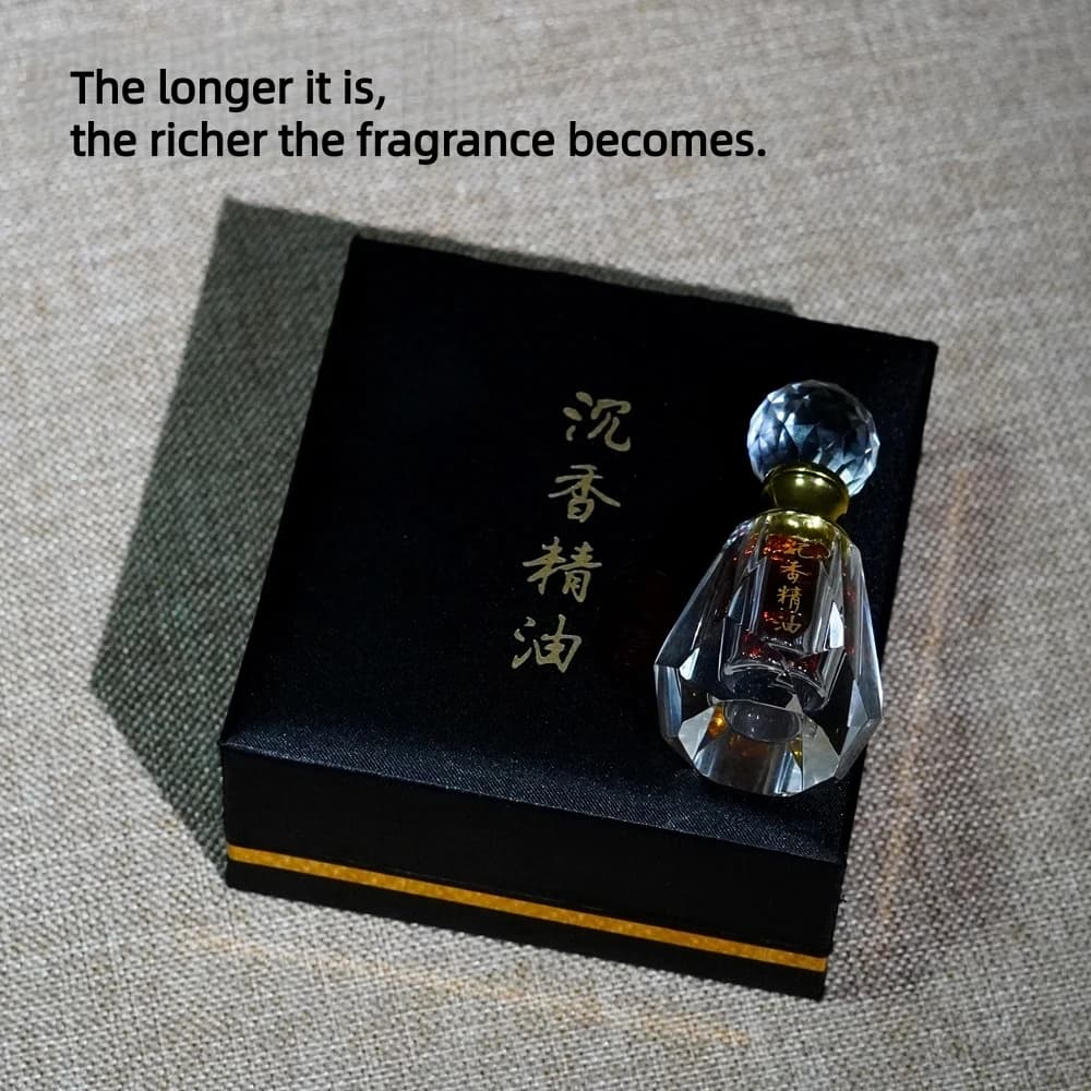 Huile essentielle naturelle de Kyara Agarwood pour l'aromathérapie