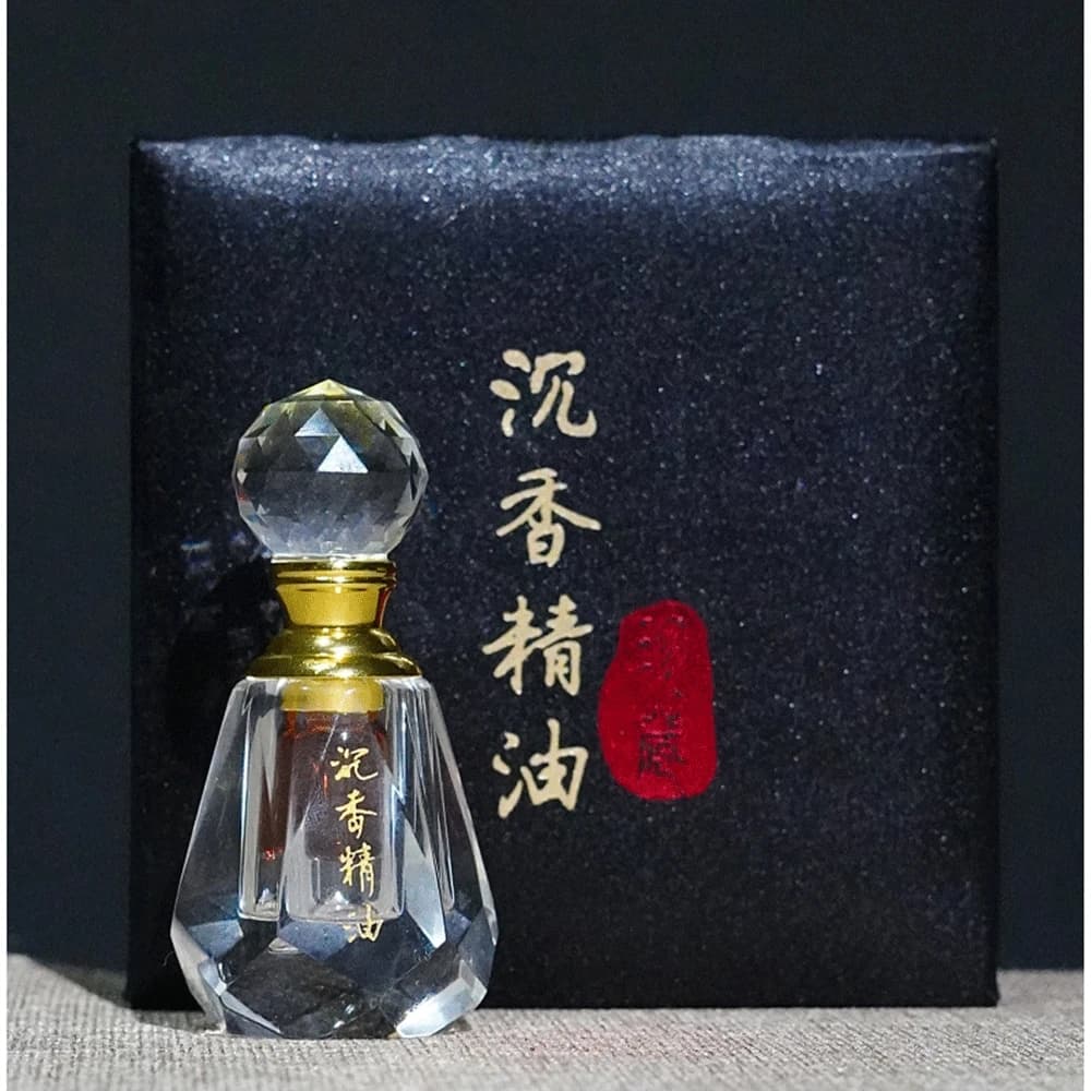 Huile essentielle naturelle de Kyara Agarwood pour l'aromathérapie