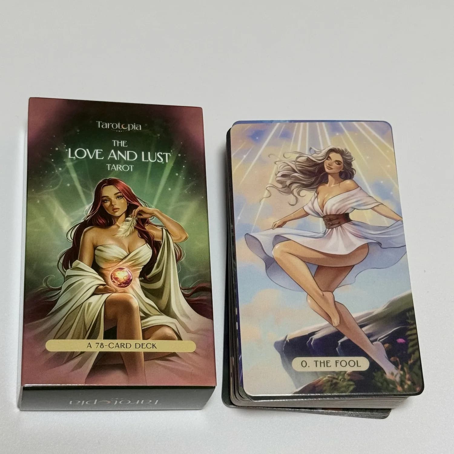 The Love and Lust Tarot, version anglaise, jeu de 78 cartes pour des lectures sur la passion, l'intimité et l'amour profond, 10,3 x 6 cm