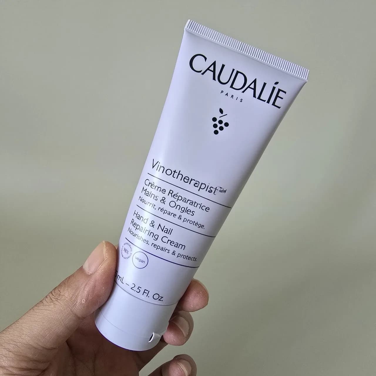 Crème réparatrice pour les mains aux pépins de raisin Caudalie, au beurre de karité et à l'huile de pépins de raisin, nourrit les mains sèches, apaise et hydrate, 1 à 5 pièces
