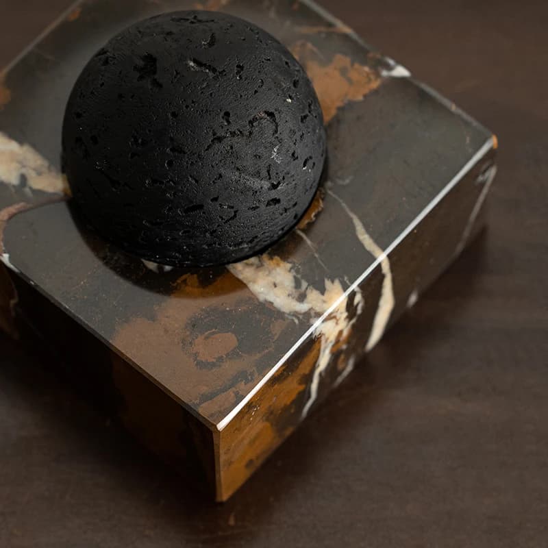 Diffuseur de pierre de roche de lave noire avec base en marbre