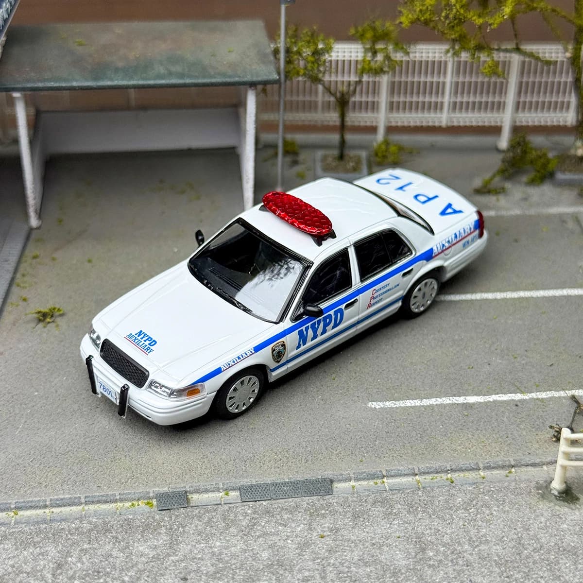 Rollin 1:64 Voiture de police de New York NYPD HWY et AUX, modèle de voiture miniature en métal