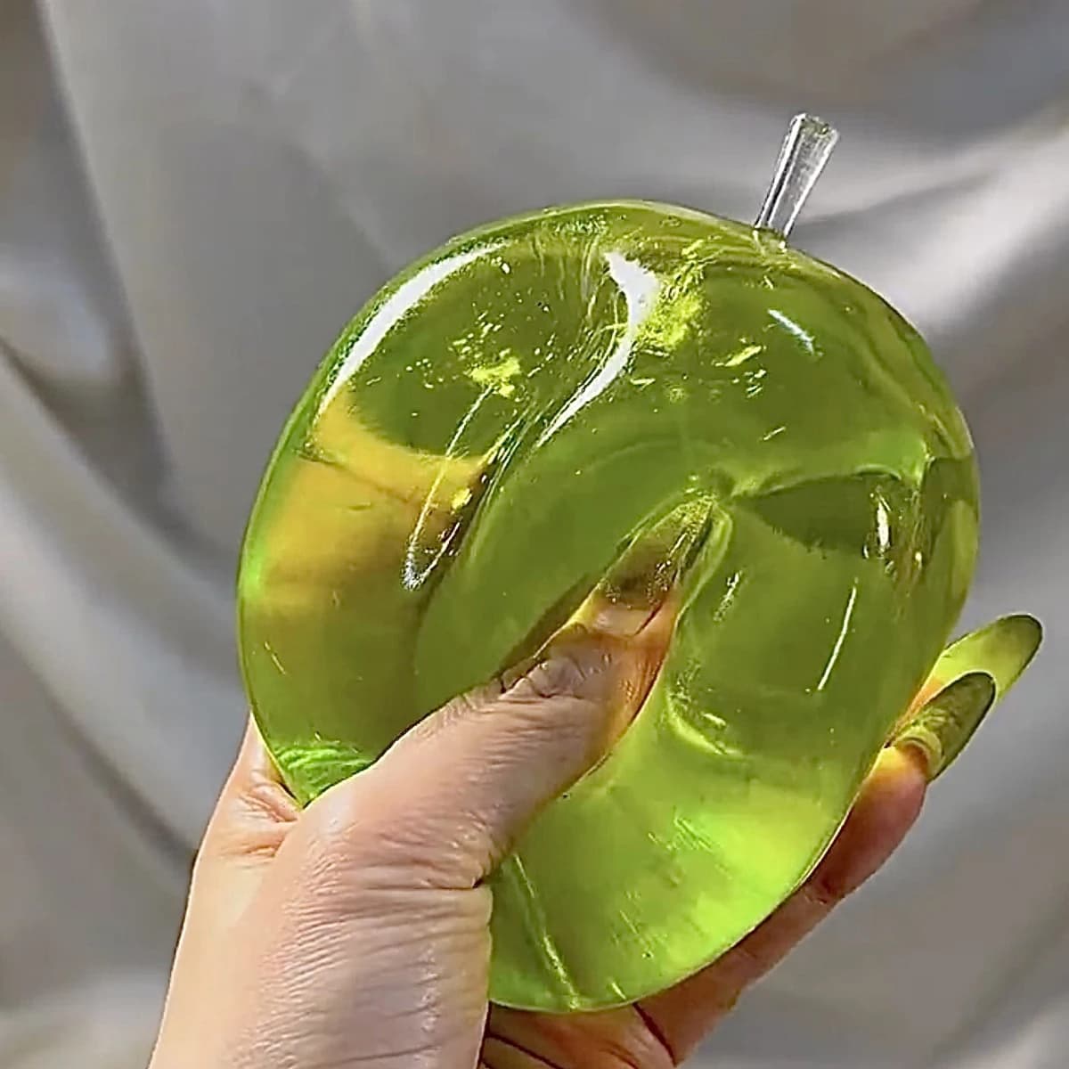 Faux fruits simulés, fausses pommes