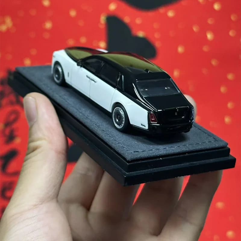 Modèle de voiture en alliage moulé sous pression Banana Rolls Royce Phantom 8th Series Ii