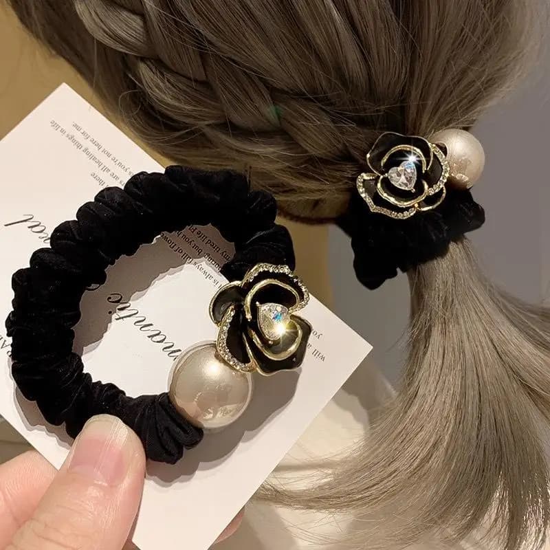 Attaches à cheveux Black Pearl Tea Rose : 1 pièce de cordes
